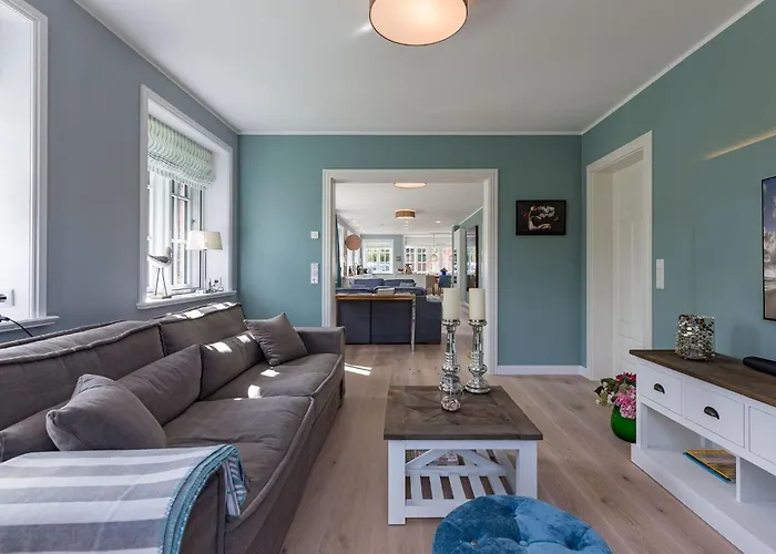 Emmas Hues Semesterbostad Oldsum